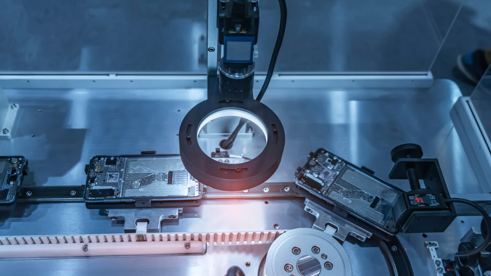 Data intelligence in the factory 