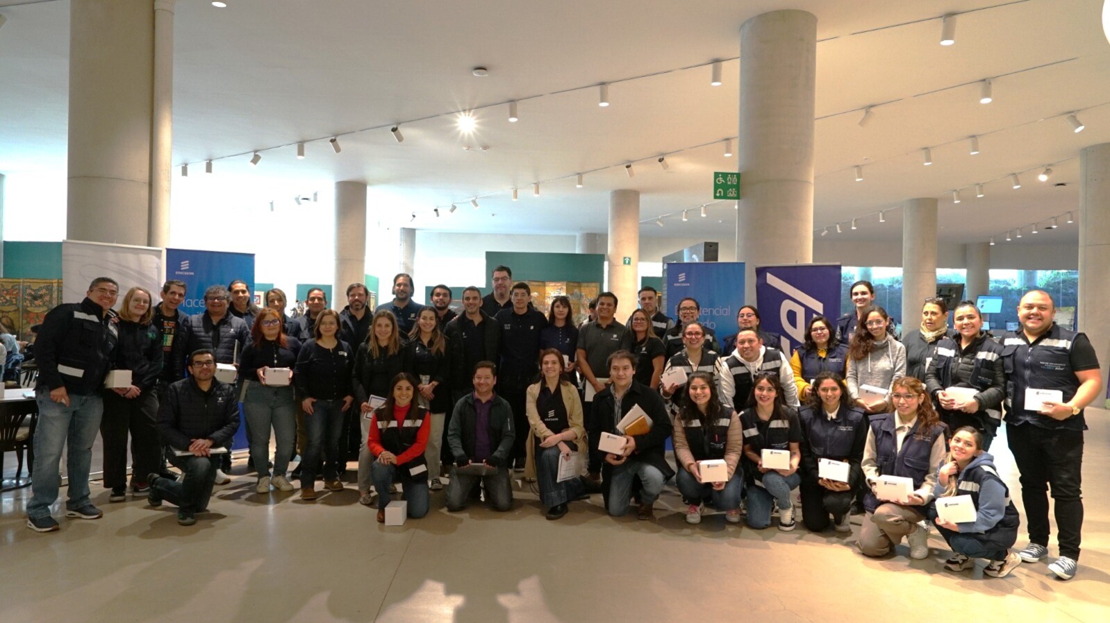 Ericsson and América Móvil group photo.