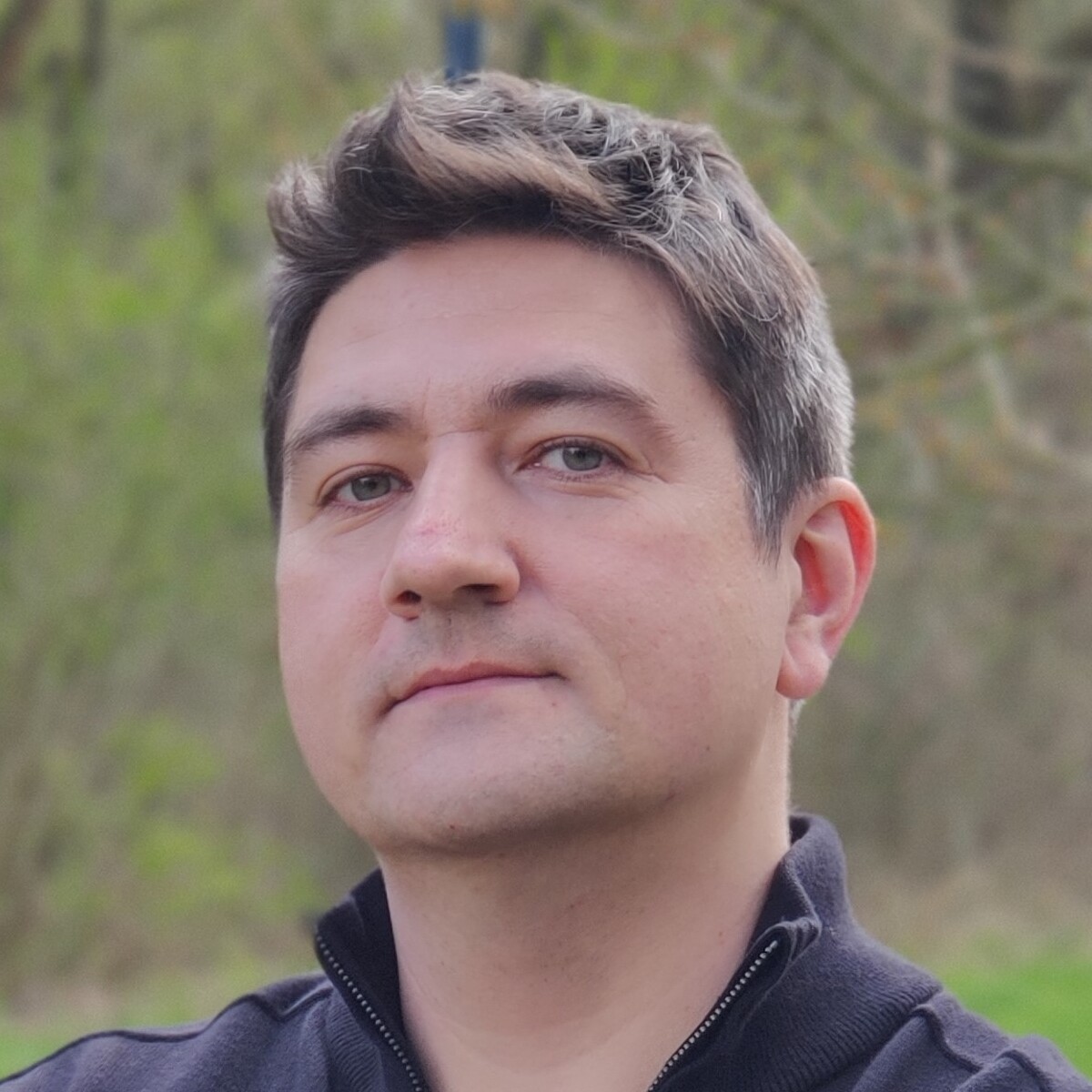 man with testimonial phrase