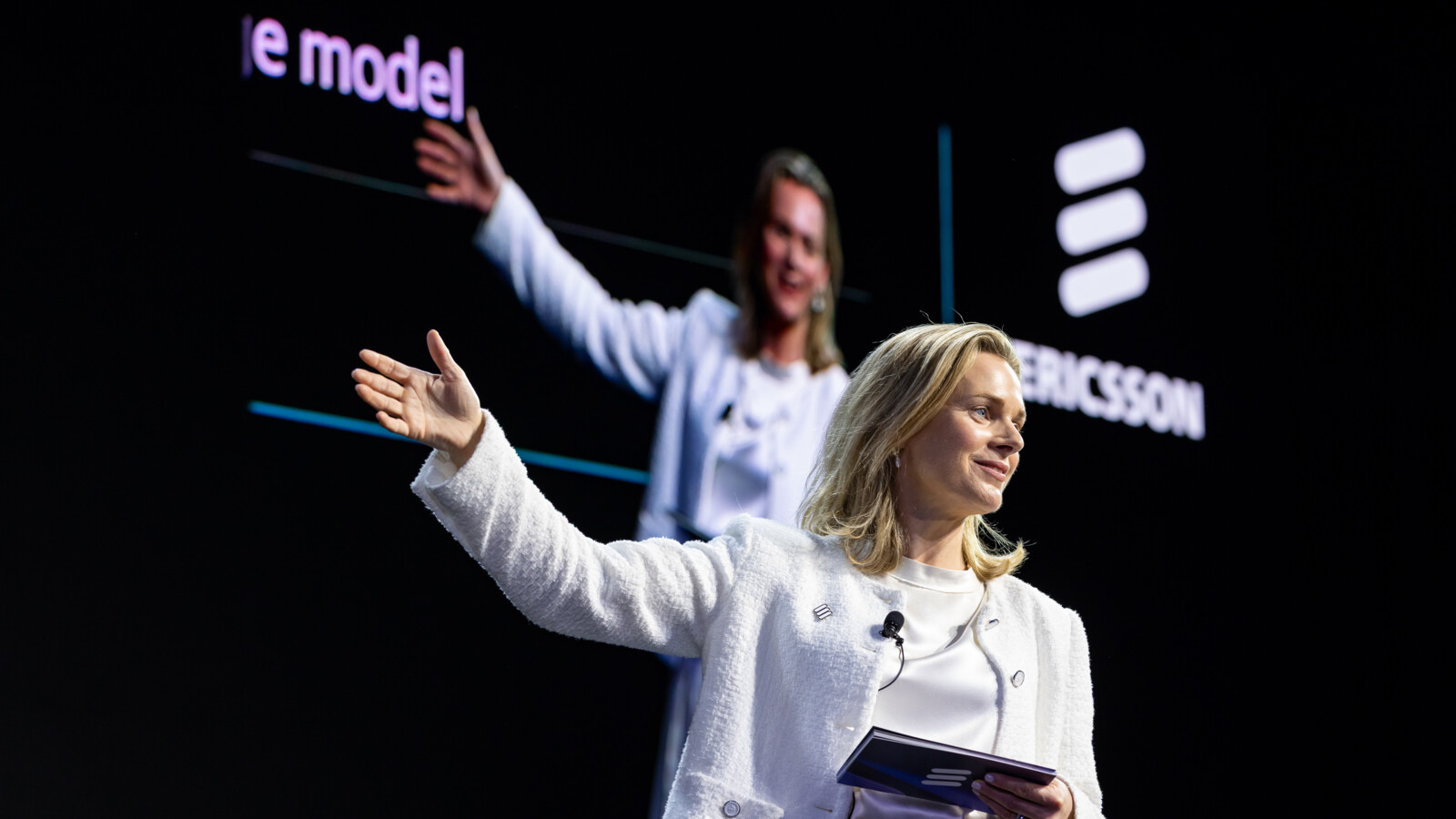 Åsa Tamsons presenting.