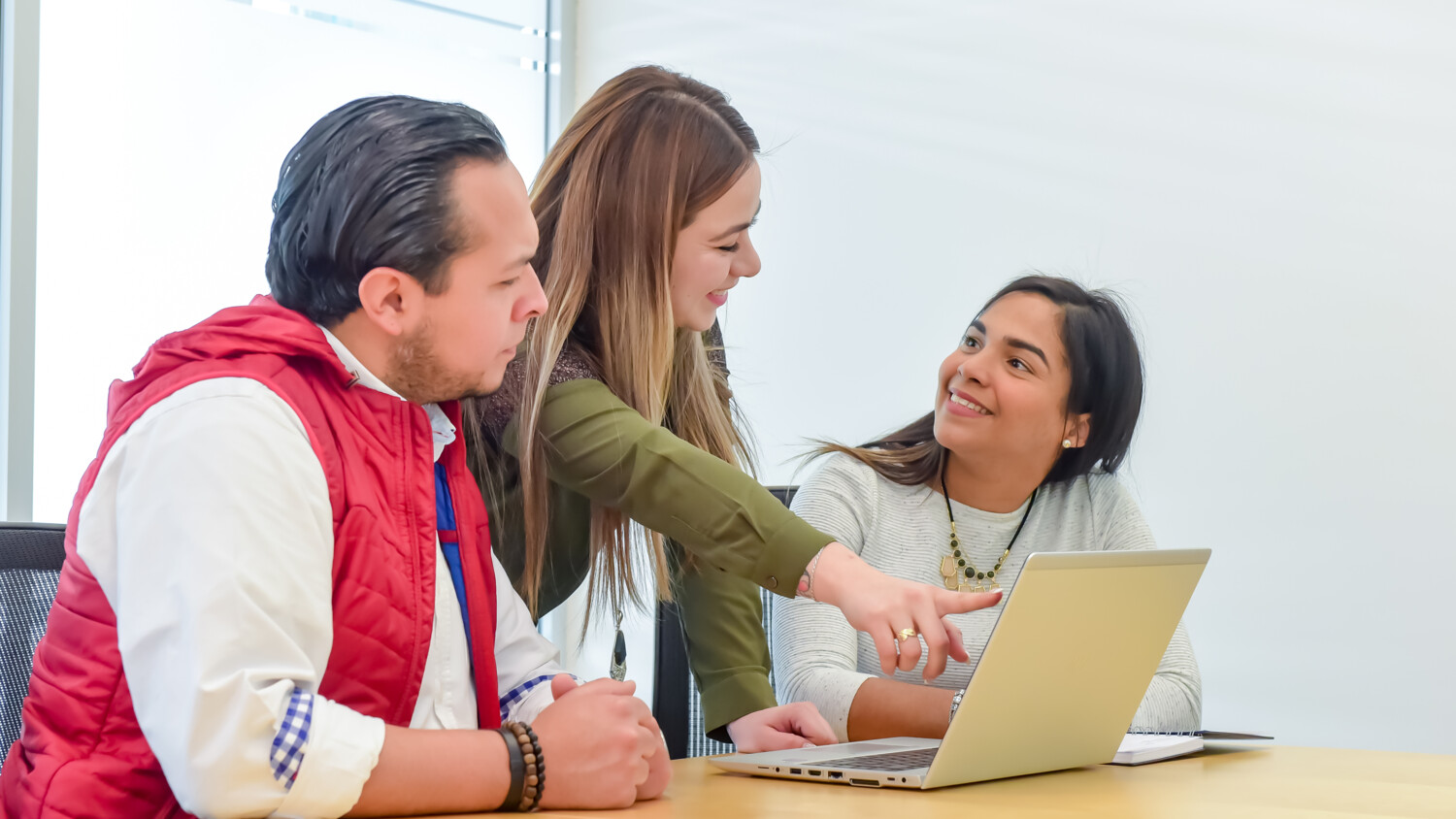 Working and learning from machines