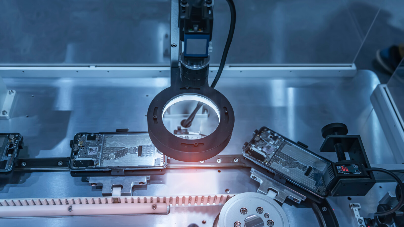 Data intelligence in the factory 