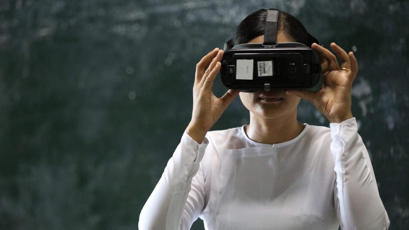 Woman using VR-headset