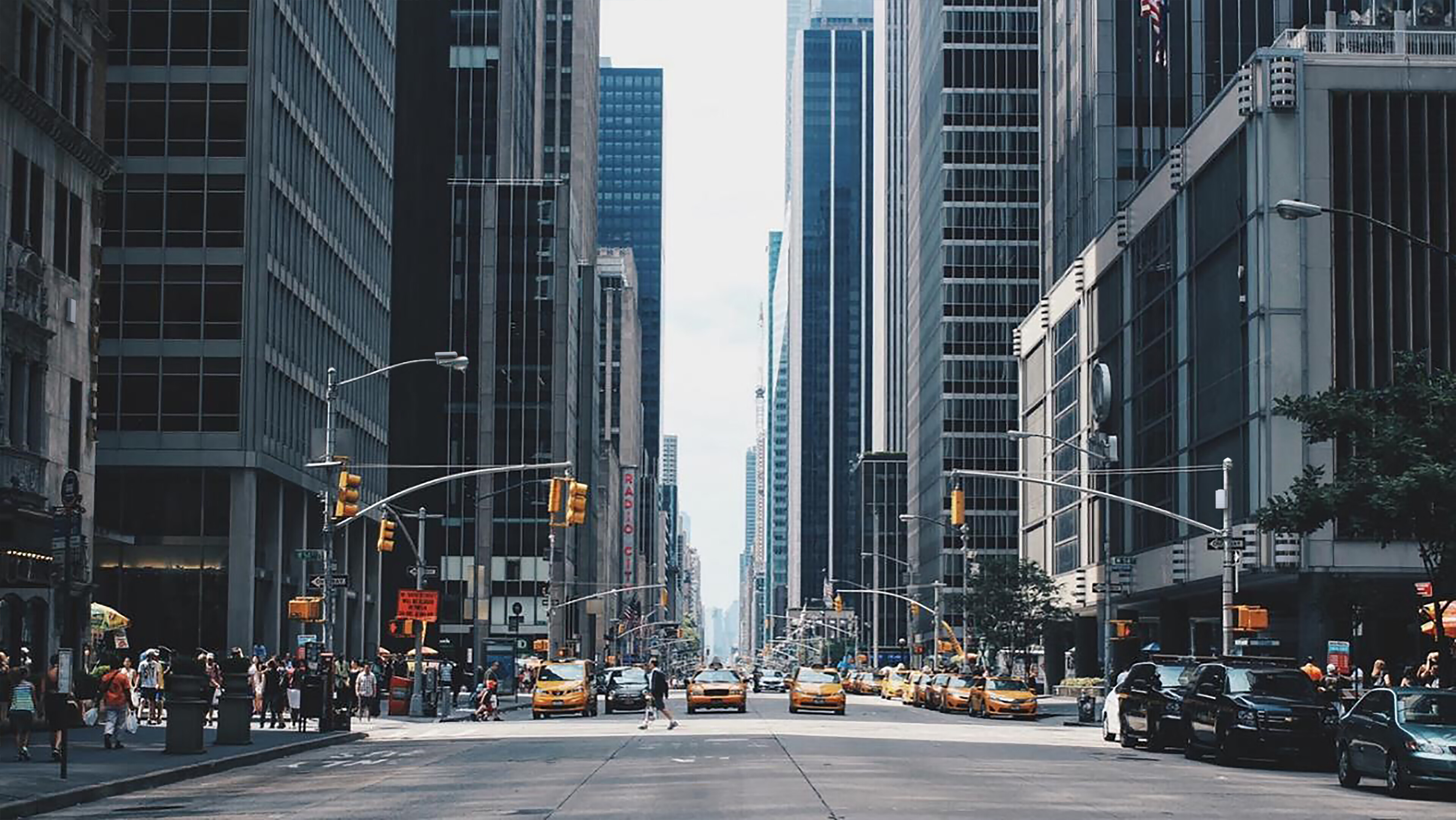 Interpretability and fairness of machine learning models in telecommunications