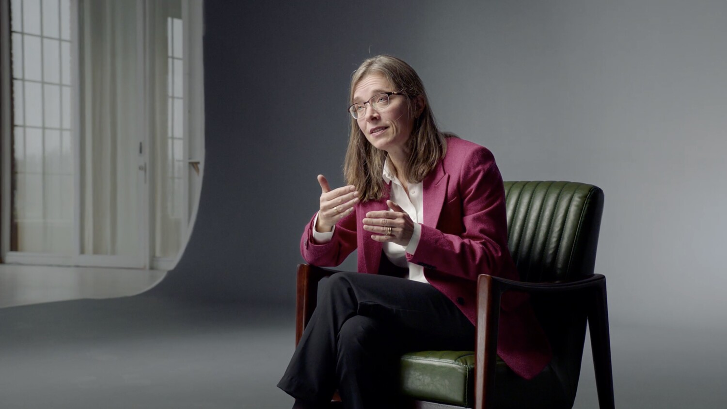 Eva Fogelström talks about the need for a trustworthy network and explains how 5G enables end-to-end security