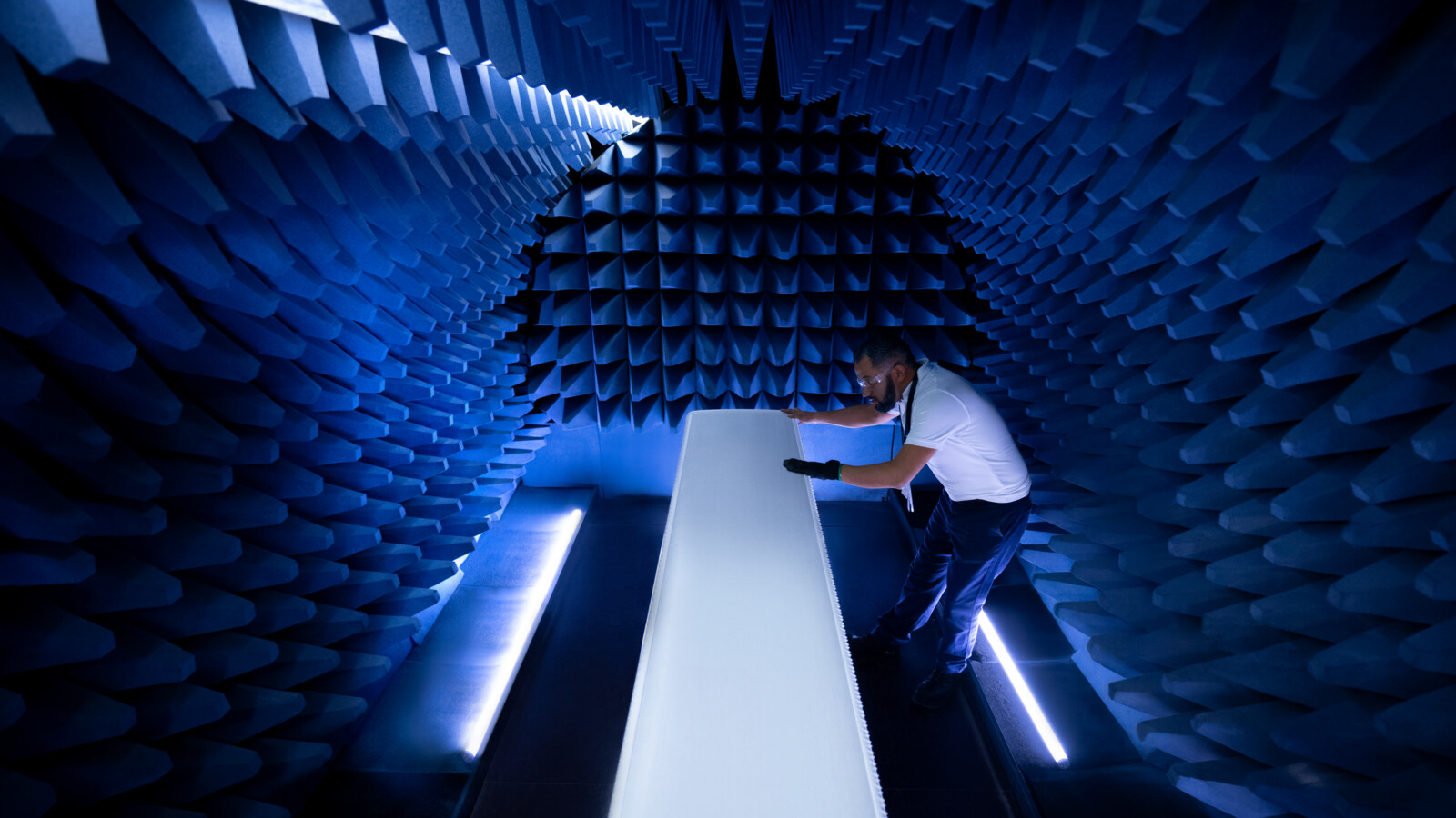 Ericsson advances local antenna ecosystem in India with first export-ready antennas for high-performing networks