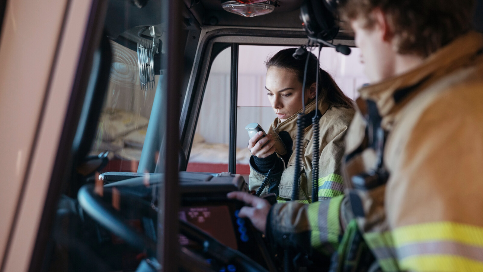 消防員在廣播中講話