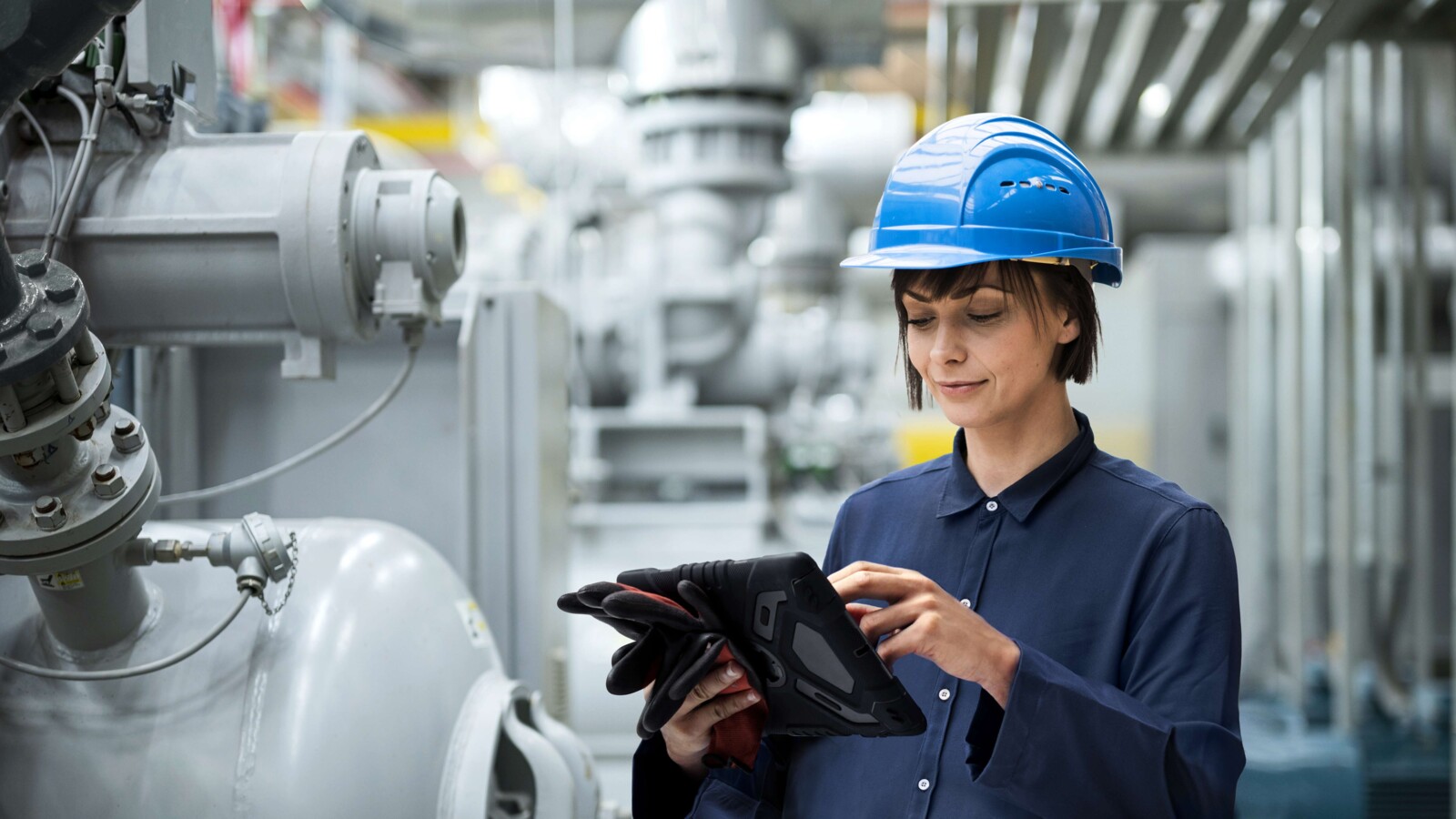 在製造業工作的女性