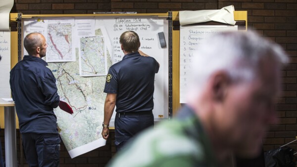 Swedish Fire Brigade personnel in a planning session - re MSB 5G  press release.