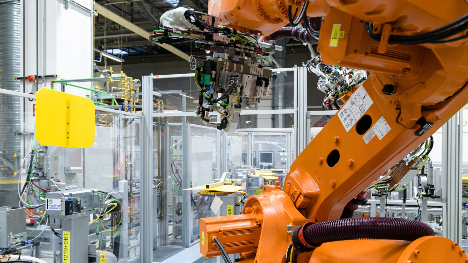 Porsche und Ericsson nehmen privates 5G-Forschungsnetz in Betrieb