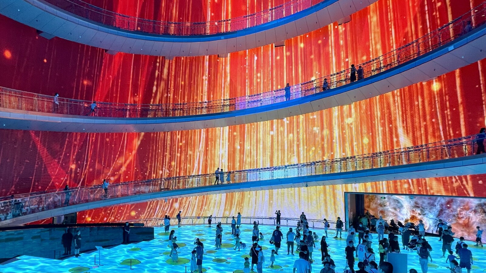 Exhibition with dynamic LED screens and visuals
