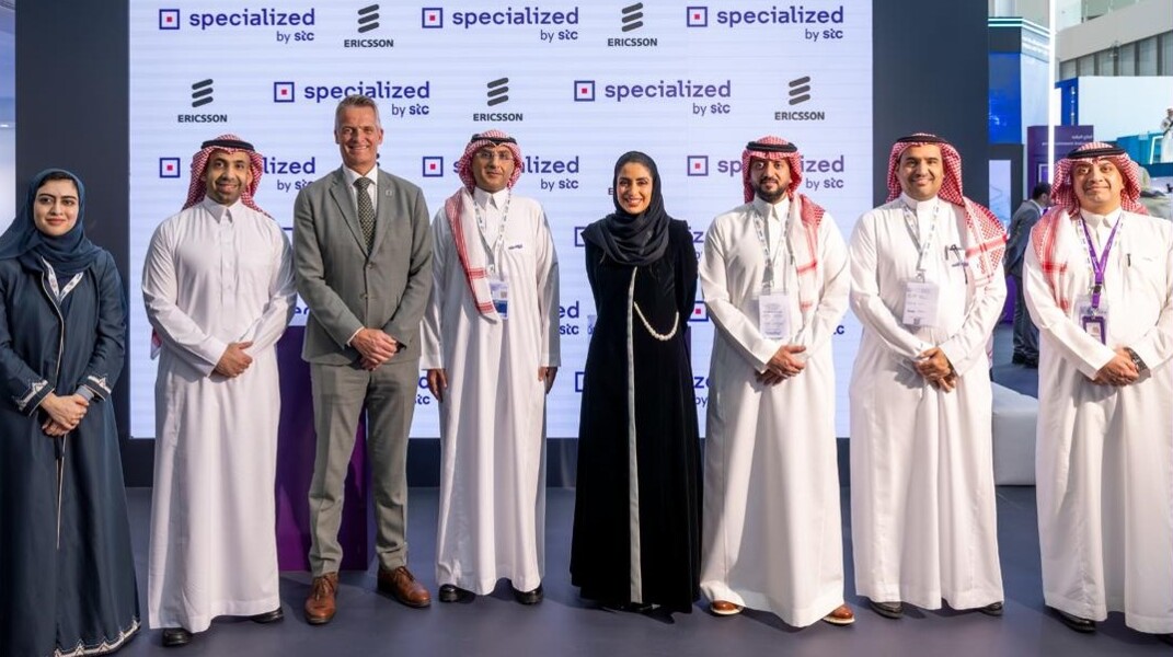 Representatives from Ericsson and specialized by stc 