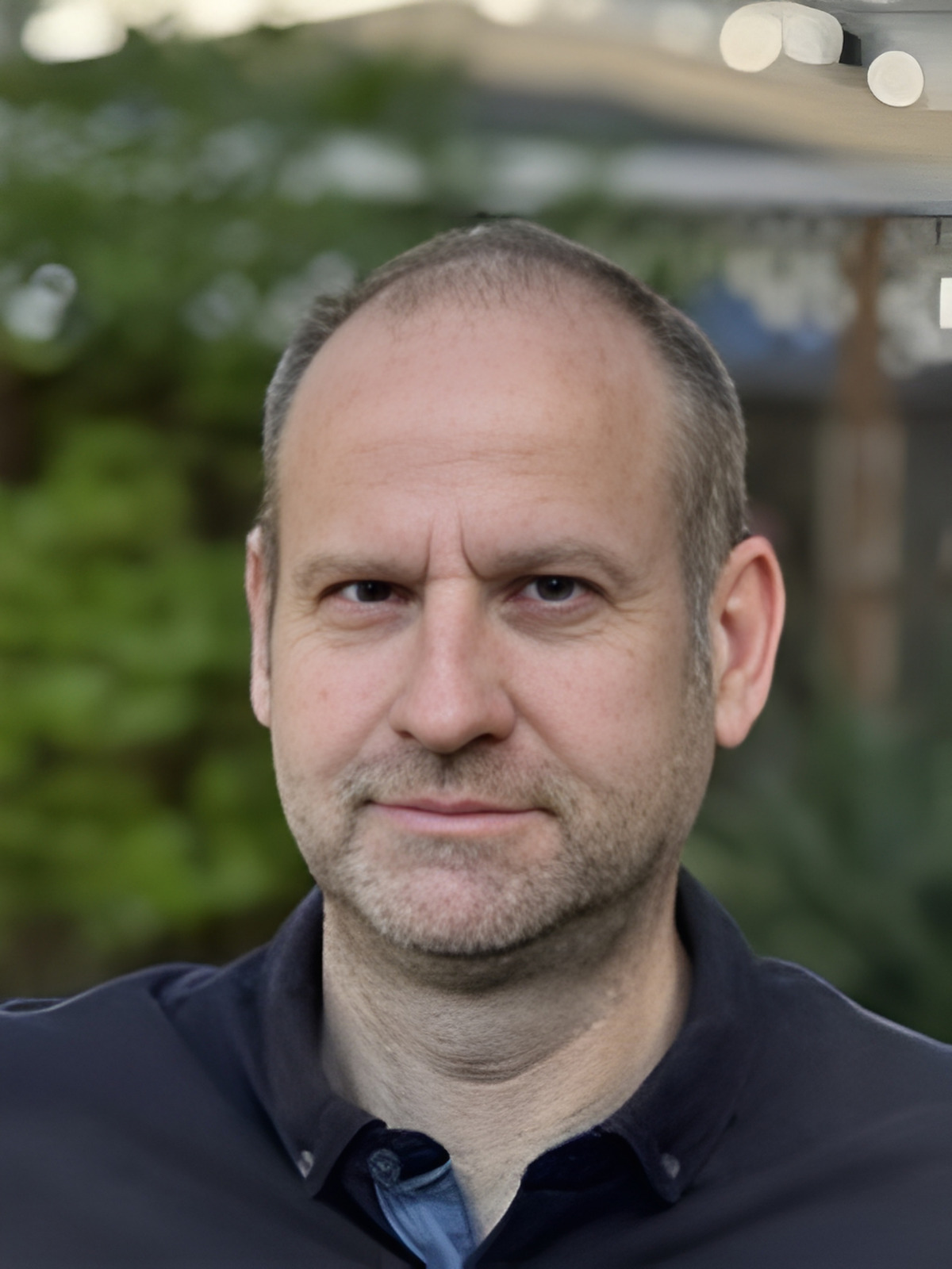 Djordje Tujkovic, Senior Director, Head of Wireless HW Engineering - Wearable RL devices, Meta