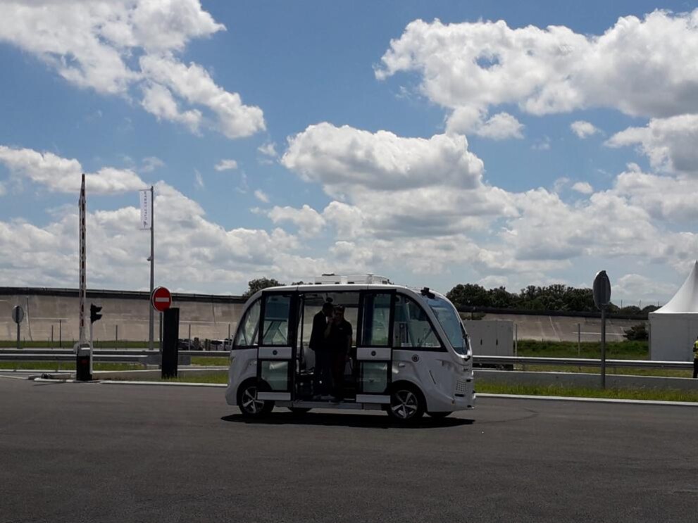 Véhicule autonome roulant grâce à la 5G