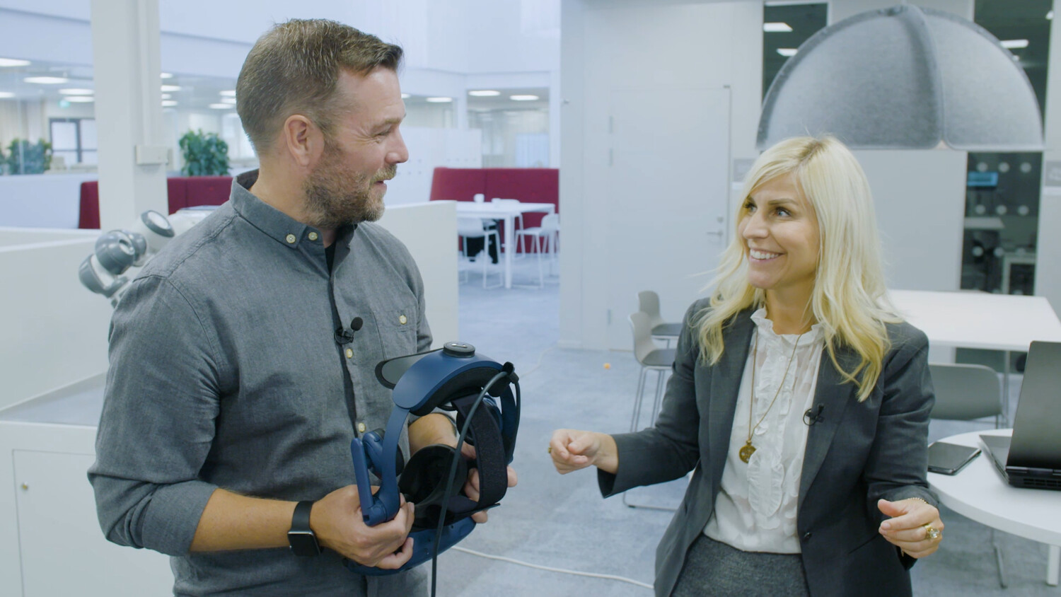 Susanne Timsjö, Head of Sales & Marketing, ABB Robotics Sweden and Erik Josefsson, Head of Advanced Industries, Ericsson talk about the ABB Ericsson collaboration and Industrial IoT, digital twin and programming in VR.