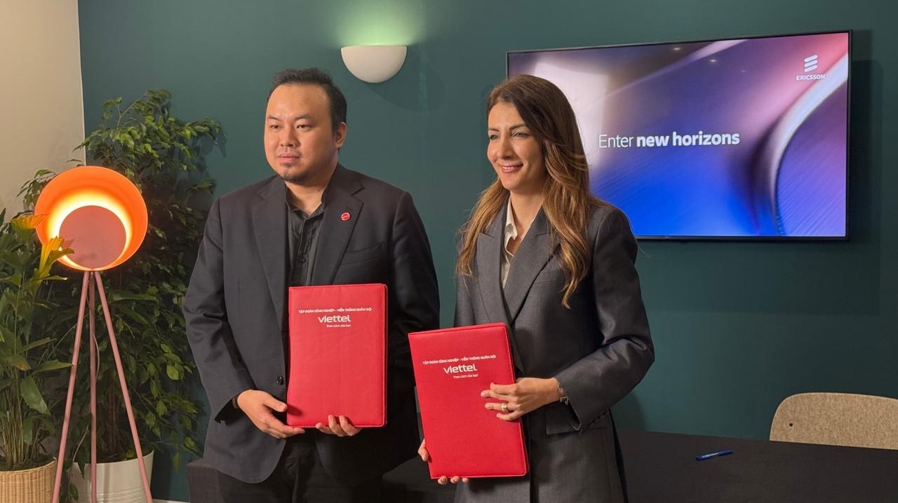 Ericsson and Viettel representatives sign MoU