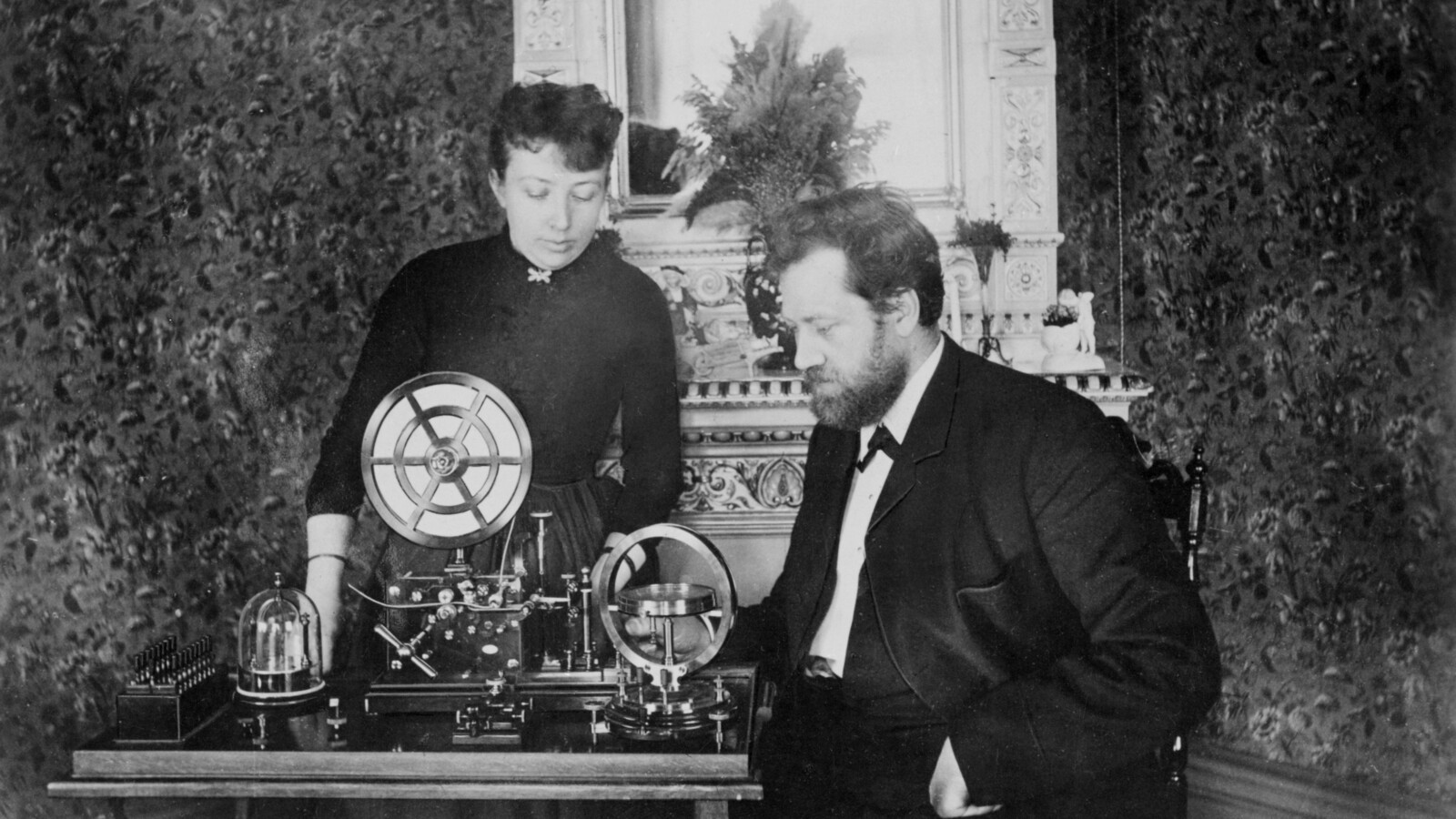 Hilda and Lars Magnus Ericsson.