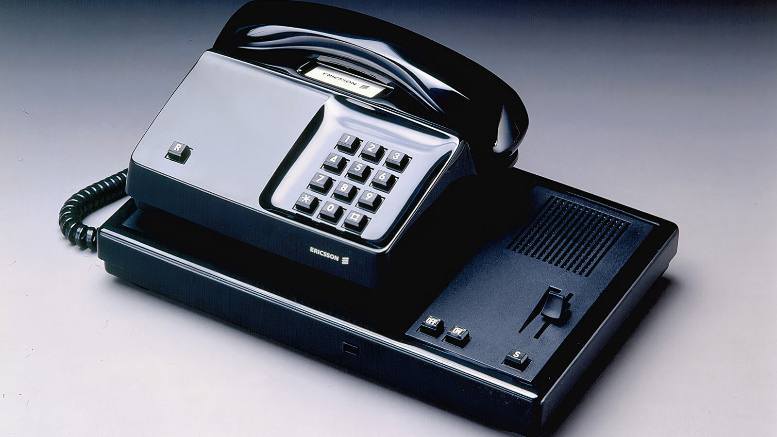 (1985) Telephone, Diavox with orator.