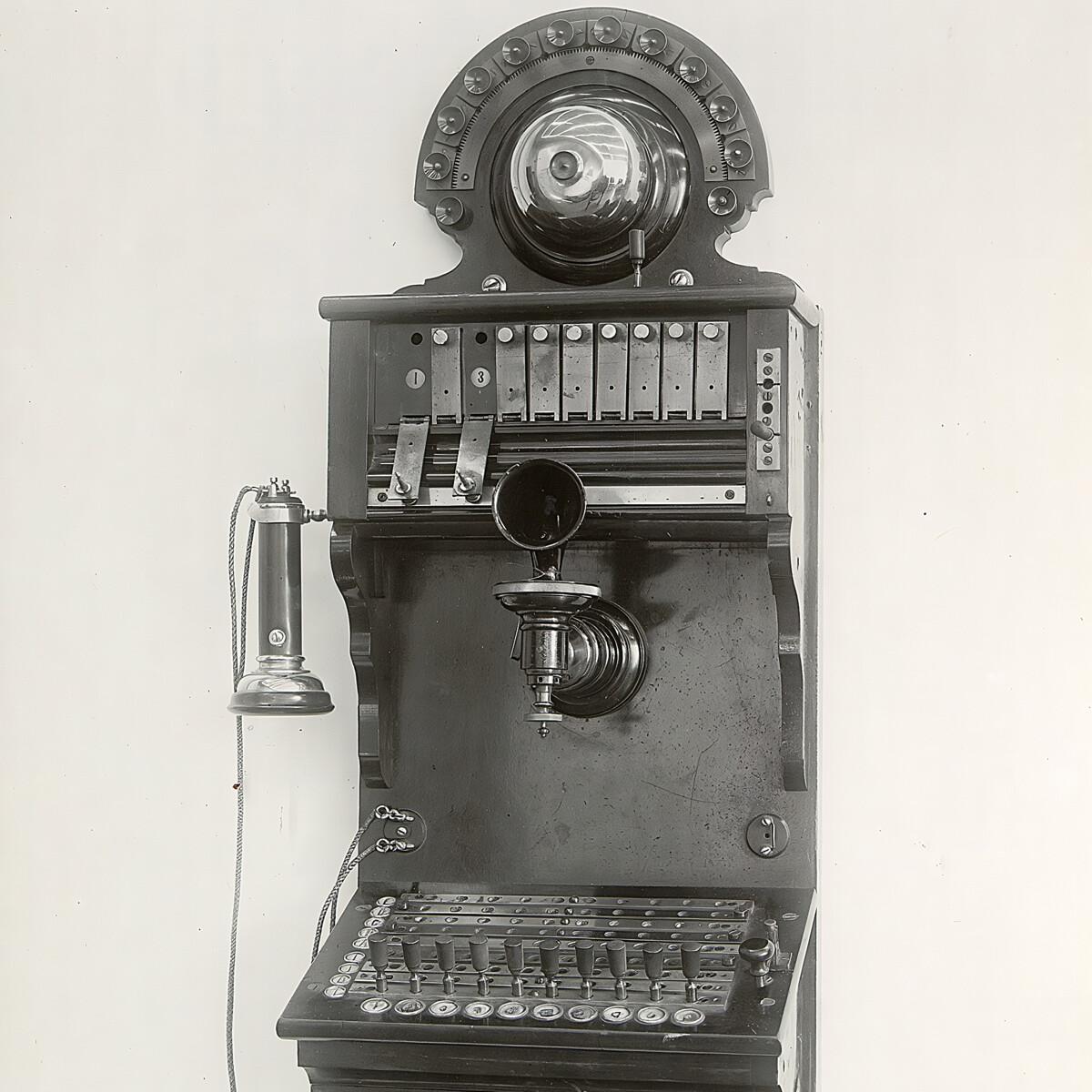 Switch, 10 lines, 1882 model.