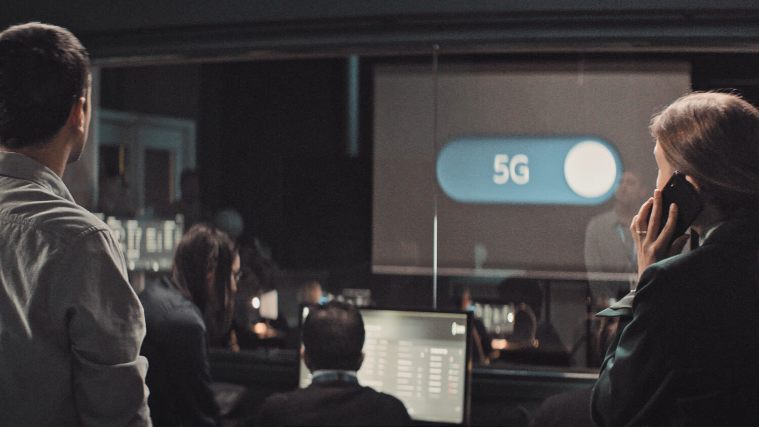 Ericsson Spectrum Sharing allows service providers to run 5G on current hardware and avoid the installation of new energy-consuming hardware in less dense traffic areas 5G switch made easy