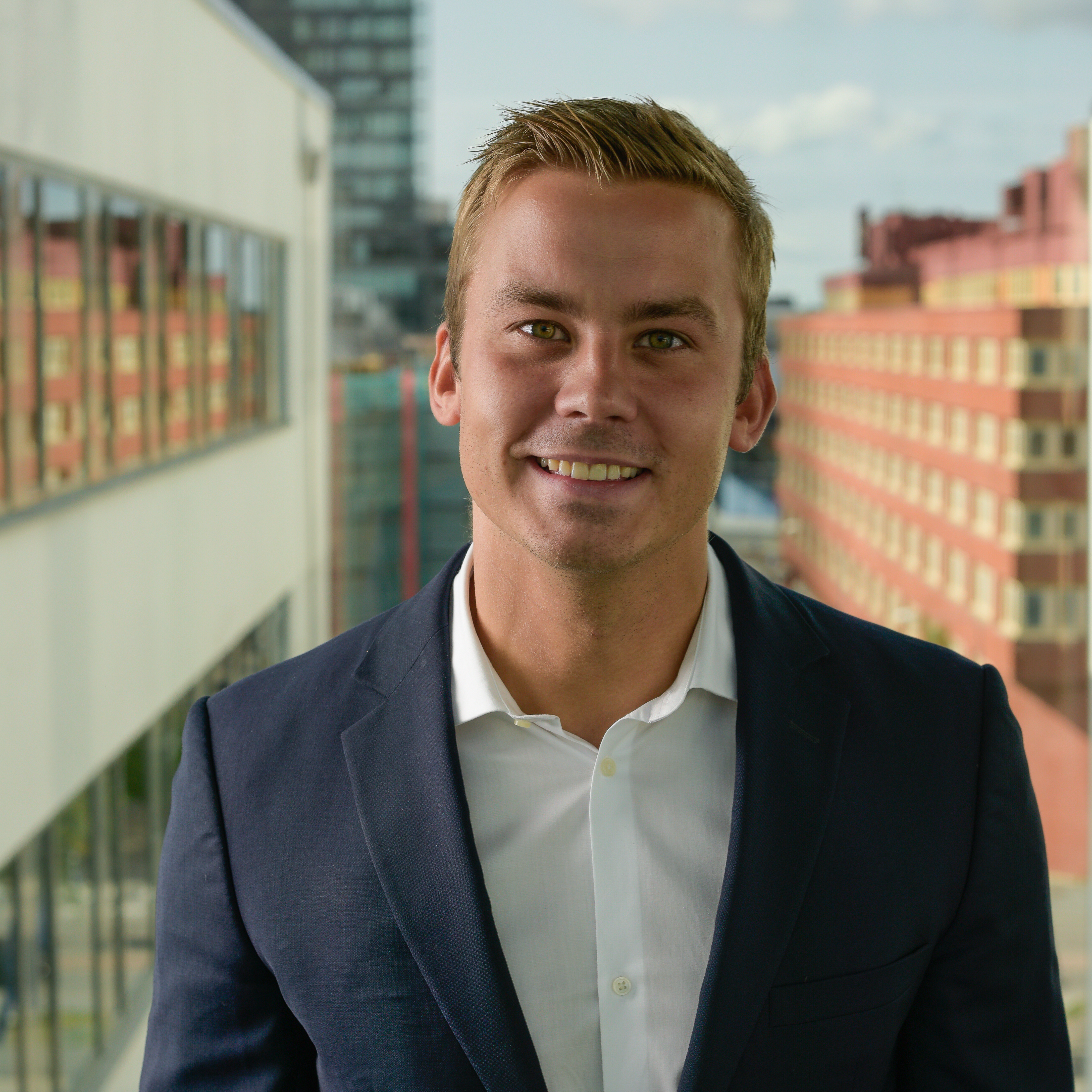 Oskar, Engagement manager.