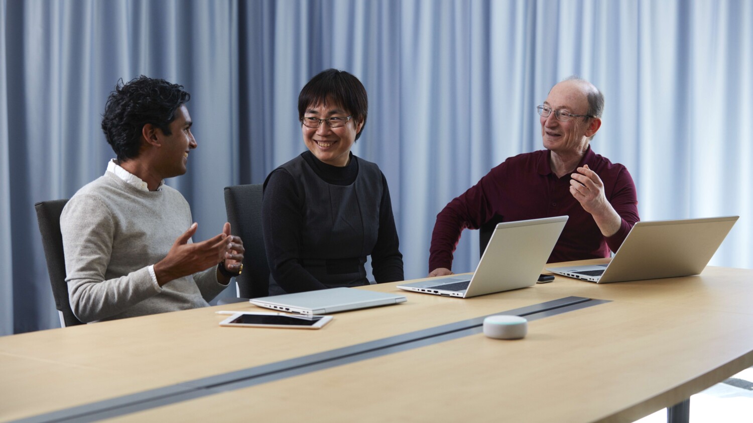 Pros and cons of increased technology usage at work