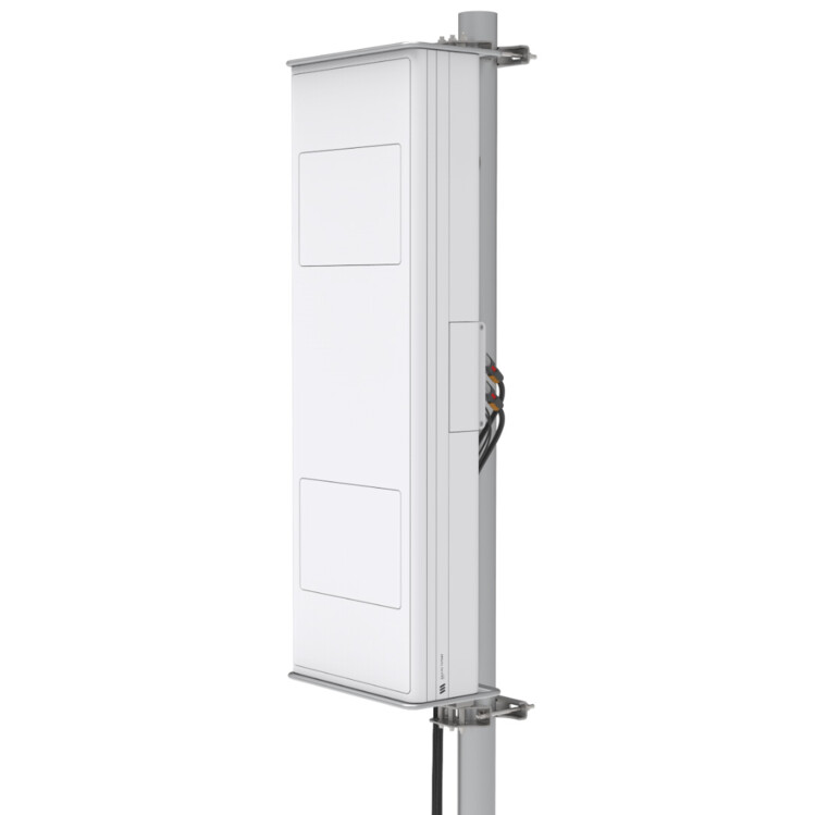 Base station radio prototype for Ericsson’s testbed in the 7-15 GHz range