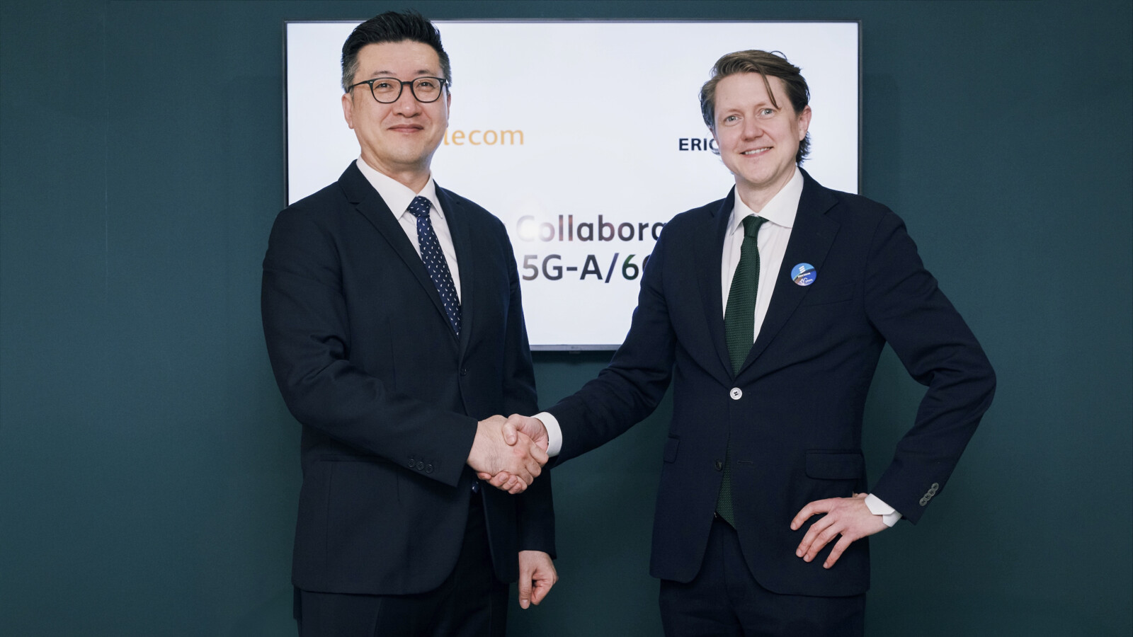 Yu Takki, Head of Network Technology Office, SK Telecom; and Mårten Lerner, Head of Networks Strategy and Product Management, Ericsson.