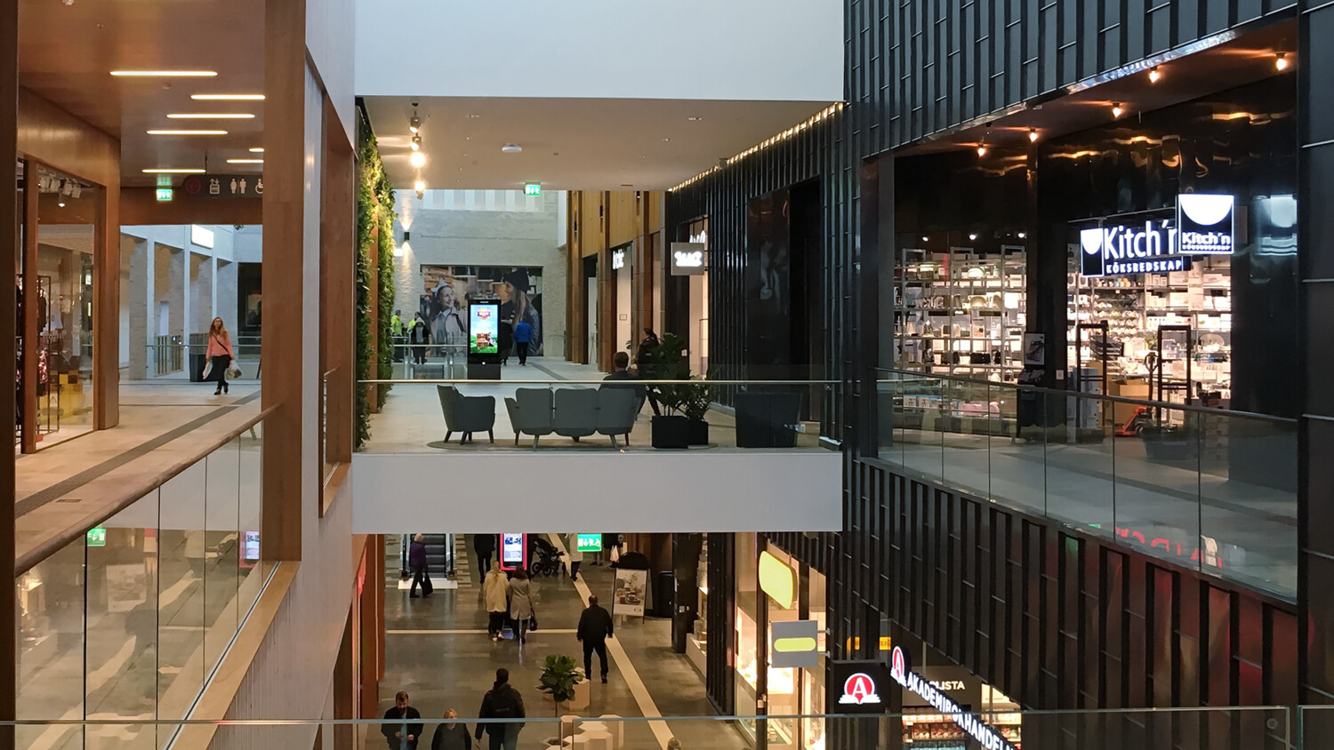 5G Indoor Connectivity - Small Cell Solutions