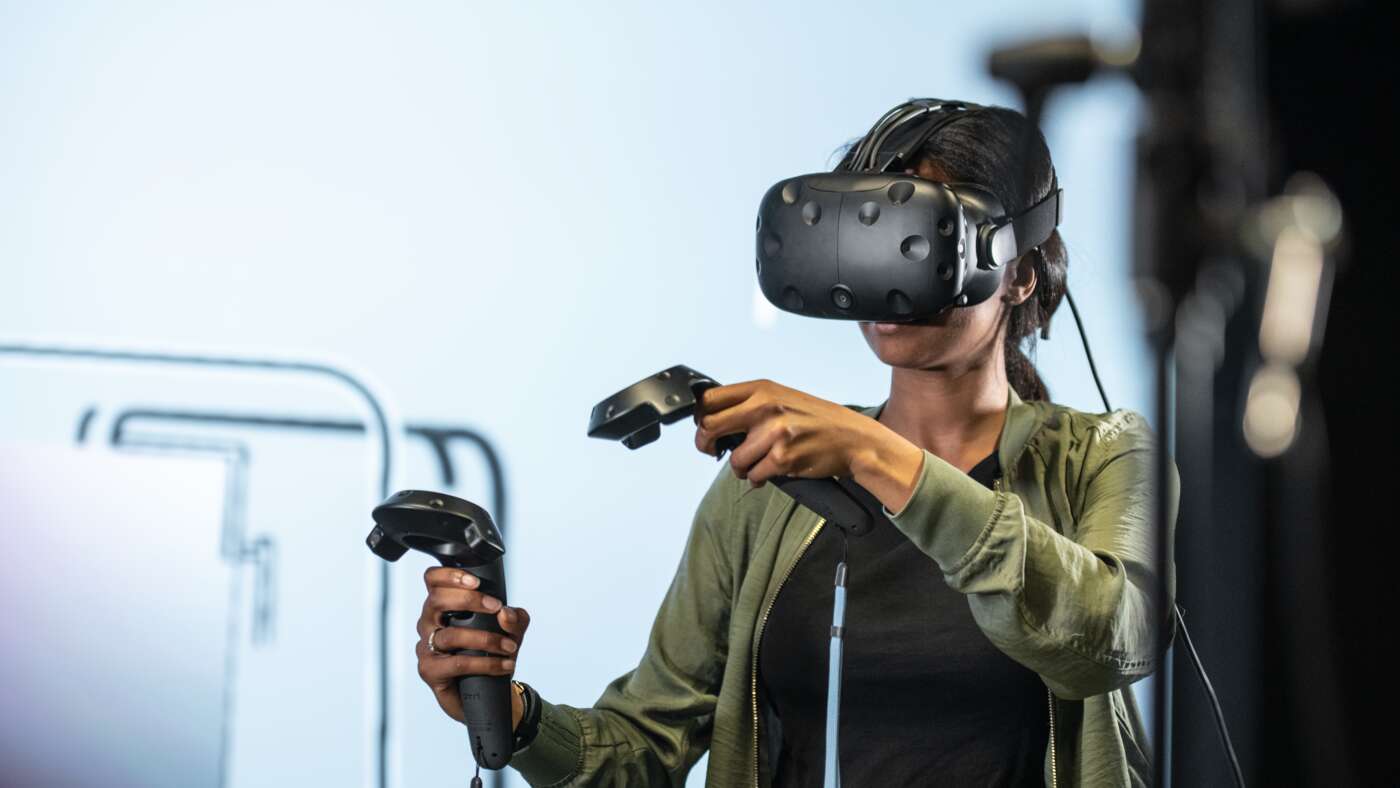 Lady using VR - UAE Hackathon