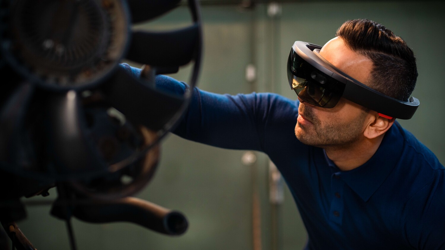 Man working in industry wearing Hololens