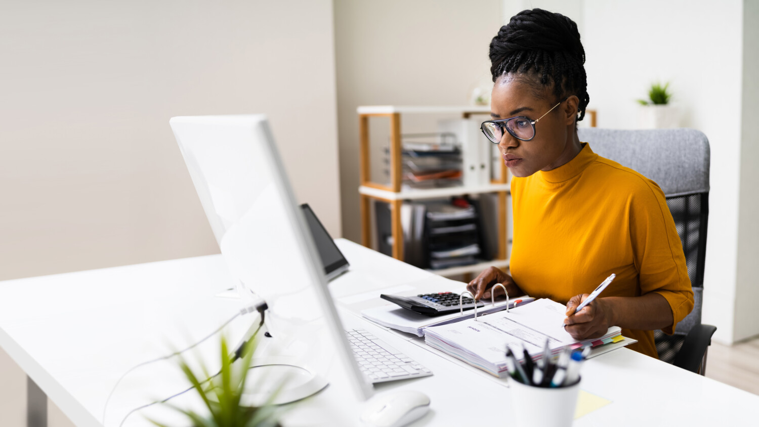 Woman working wireless
