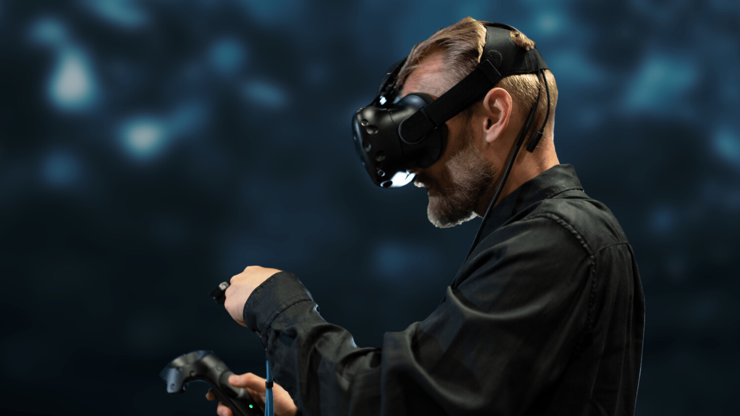Man wearing VR glasses