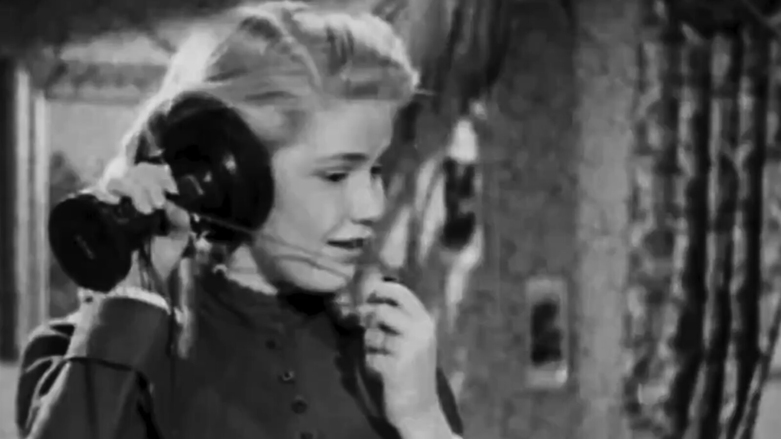 Lady with vintage telephone