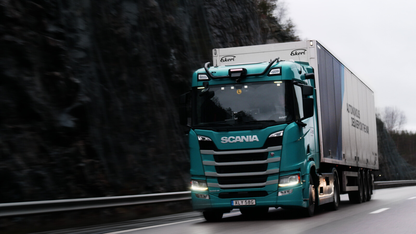 Fleet management monitoring tracking goods