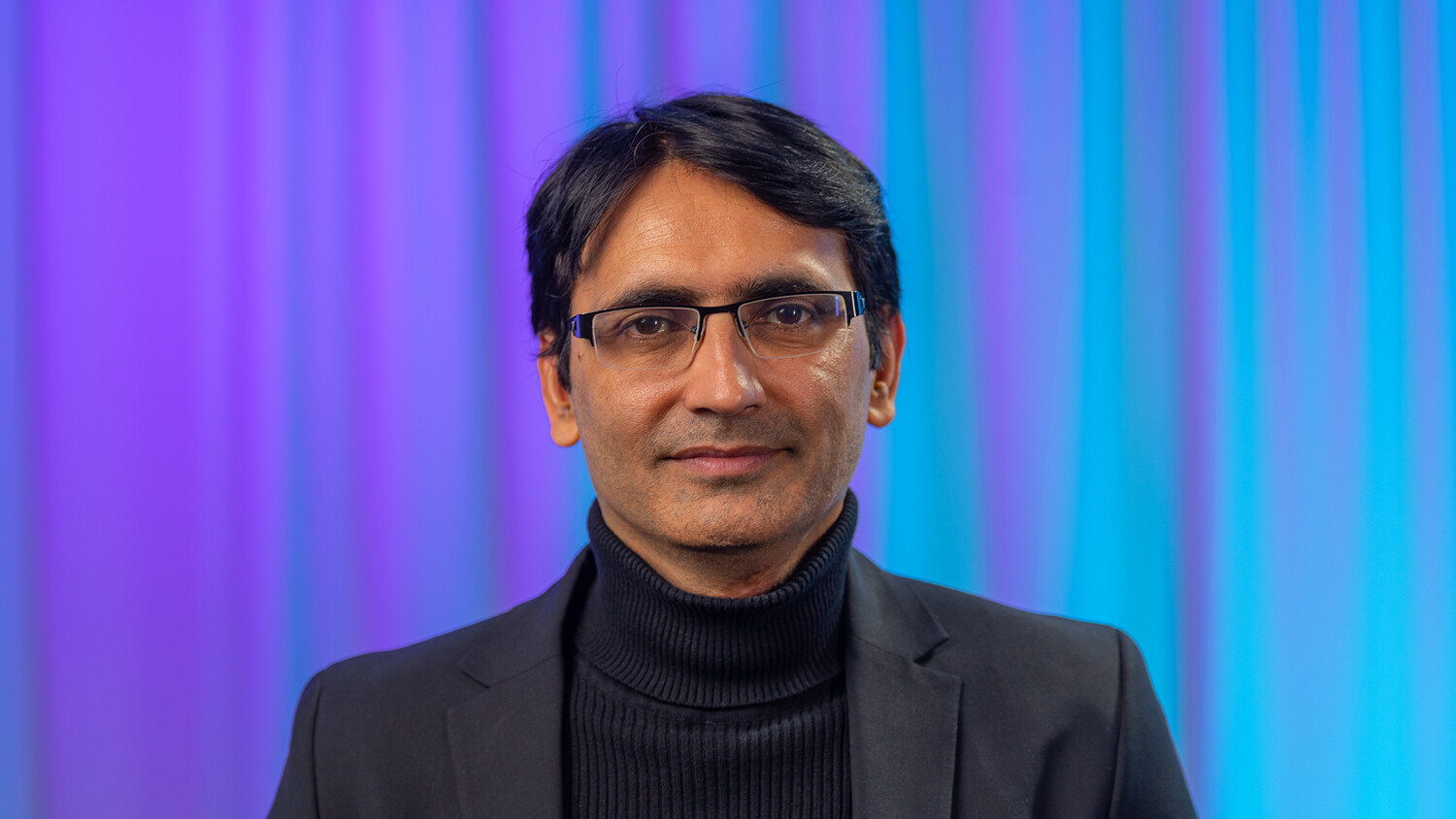 Jitendra Manocha presents how to unlock new enablers in 5G Core and how to monetize.