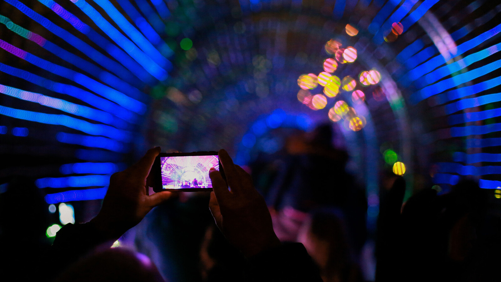 Stadium events indoor 5G solutions