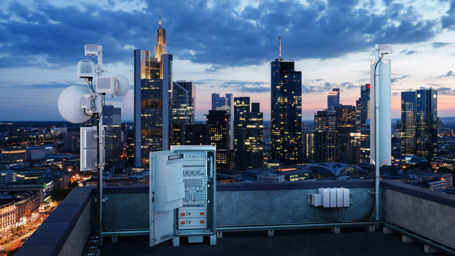 MINI-LINK 6000 brochure-rooftop macro site in Frankfurt.