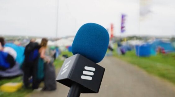 Audio boom microphone