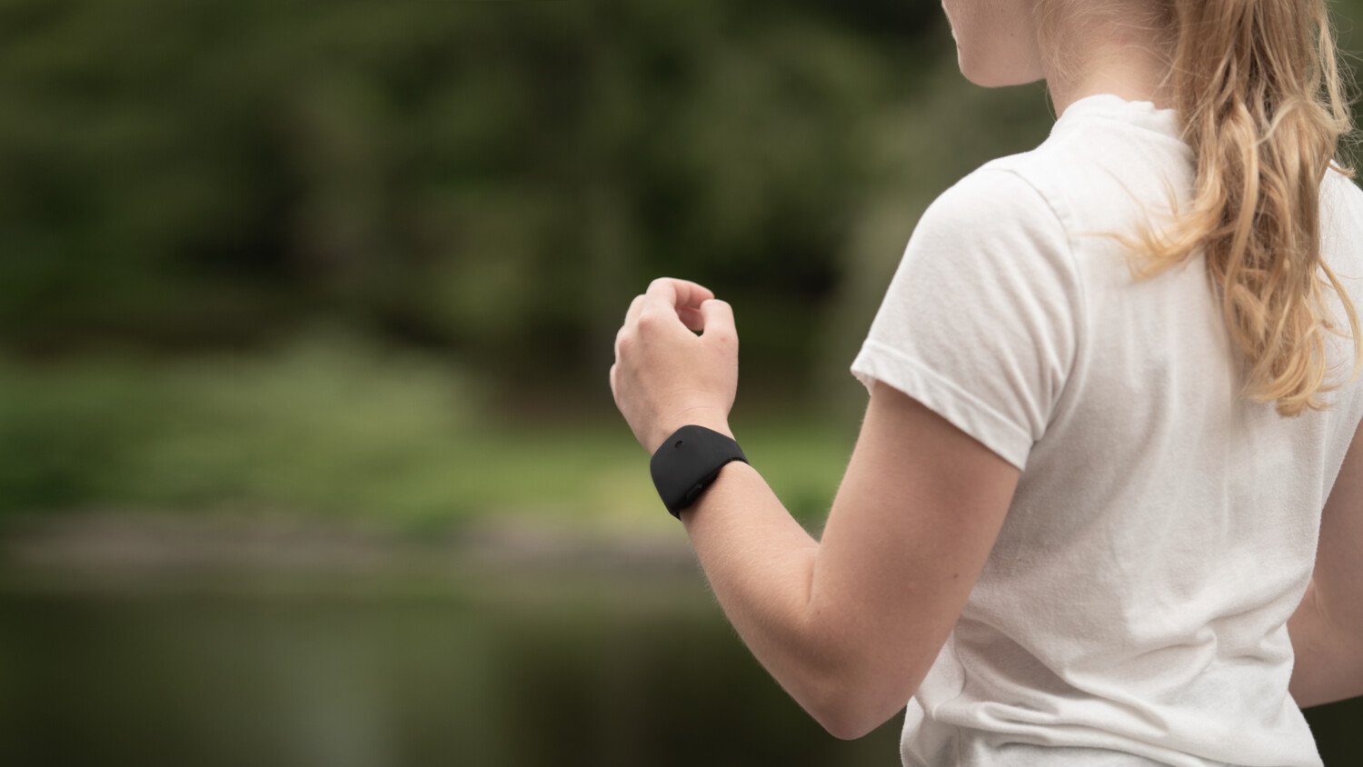 Runner using wearable