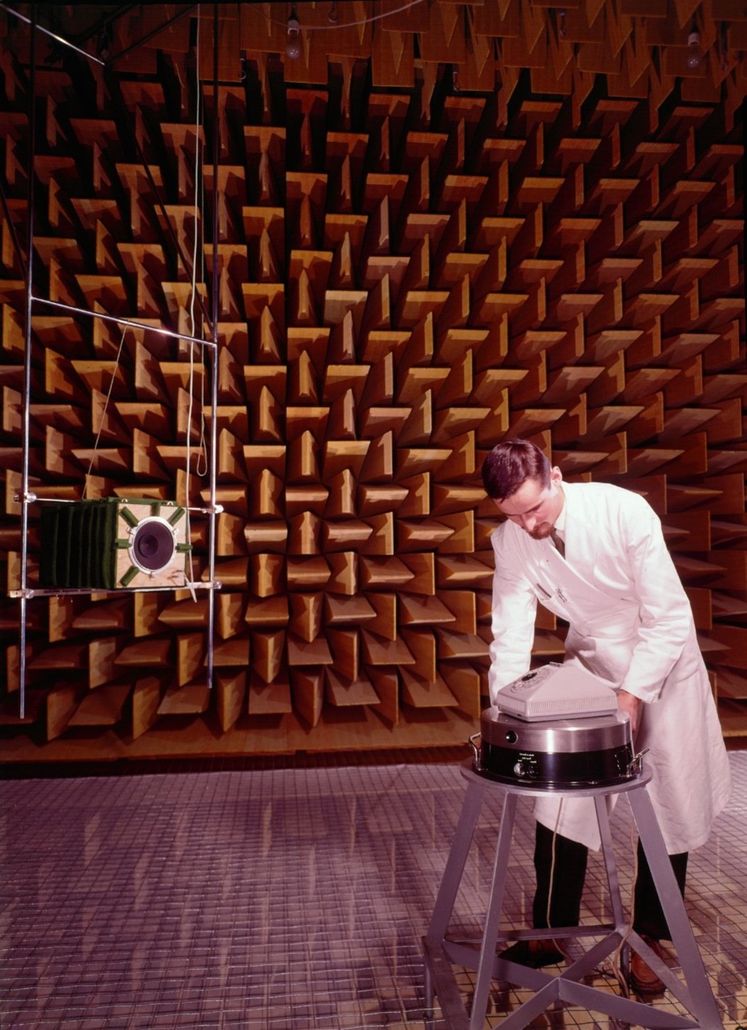 Ericovox in sound-proof test room.