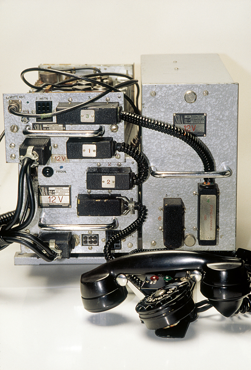 A MOBILE EXCHANGE FOR THE LAUHRÉN SYSTEM