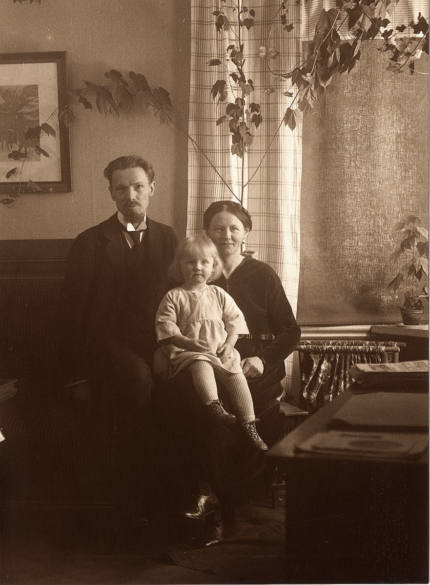 Löfgren, Martin, engineer (with family, 1920)