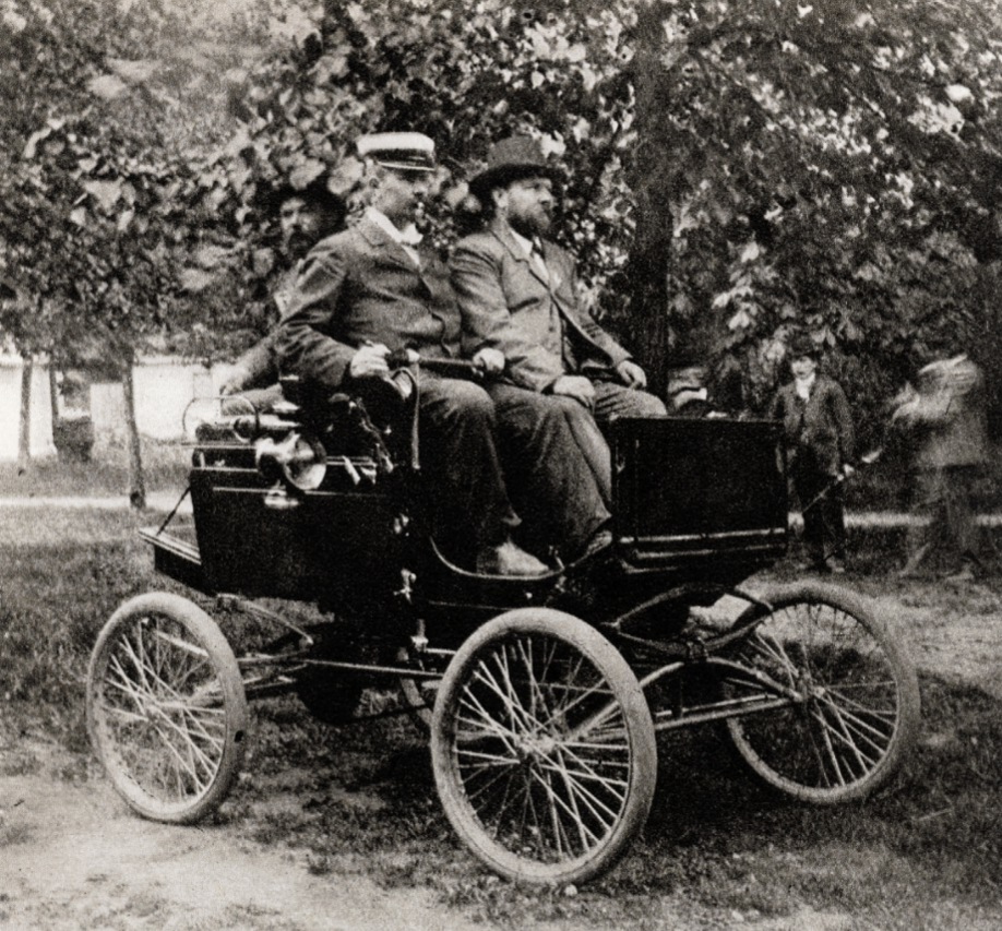 BOSTRÖM, AXEL, PRESIDENT (IN HIS CAR, 1904)