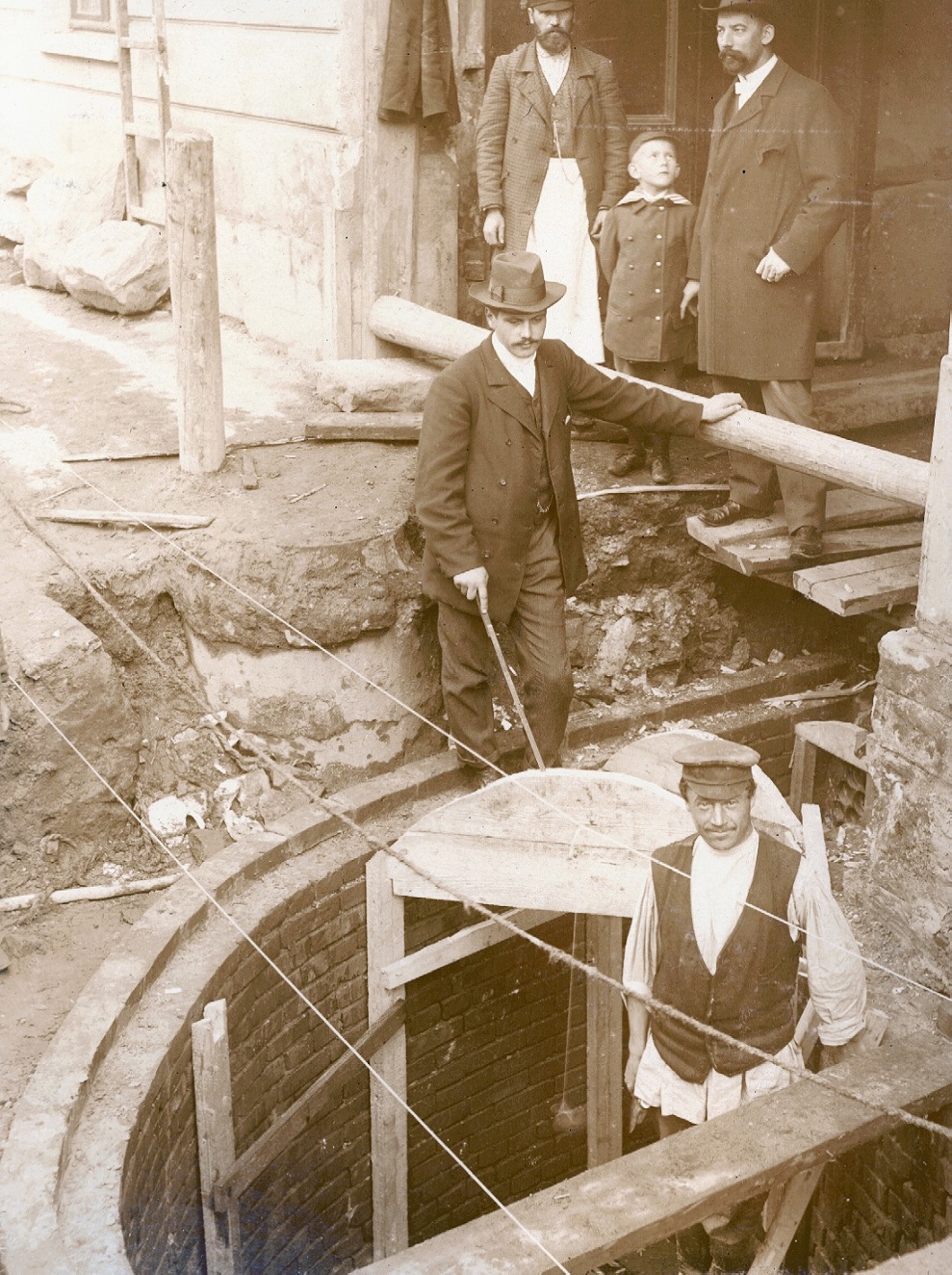 Russia, 1900s, Moscow, network installation