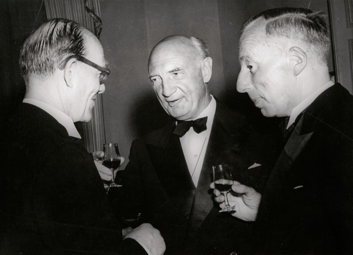 ERICSON, HELGE (IN GROUP PICTURE, 1950S)