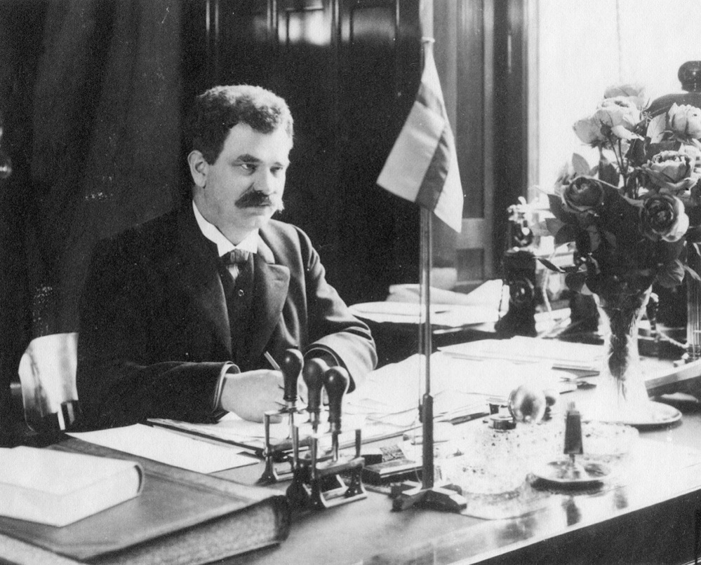 JOHANSSON, HEMMING (AT HIS DESK, 1910S)