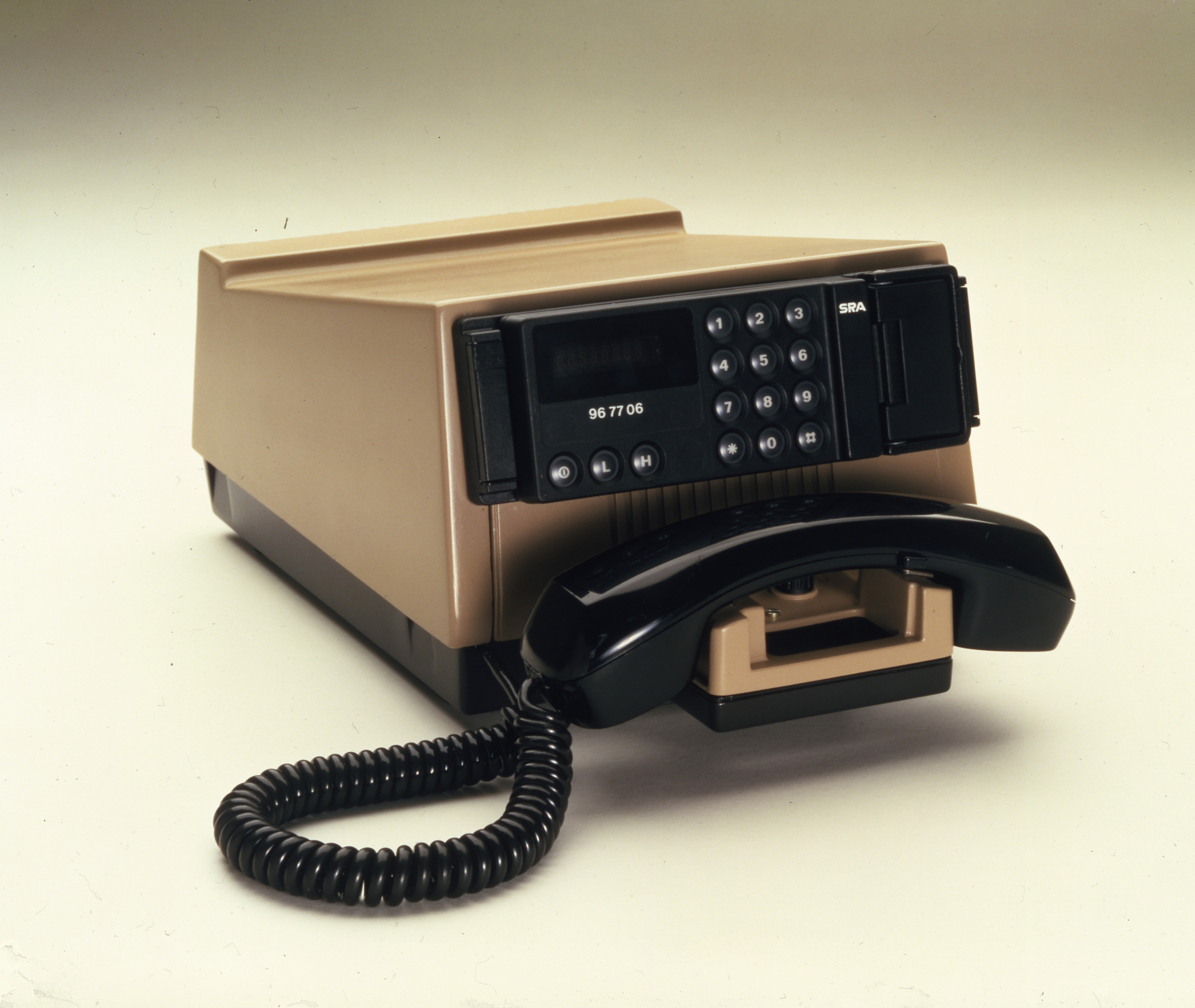 SRA CAR TELEPHONE (CELL PHONE)