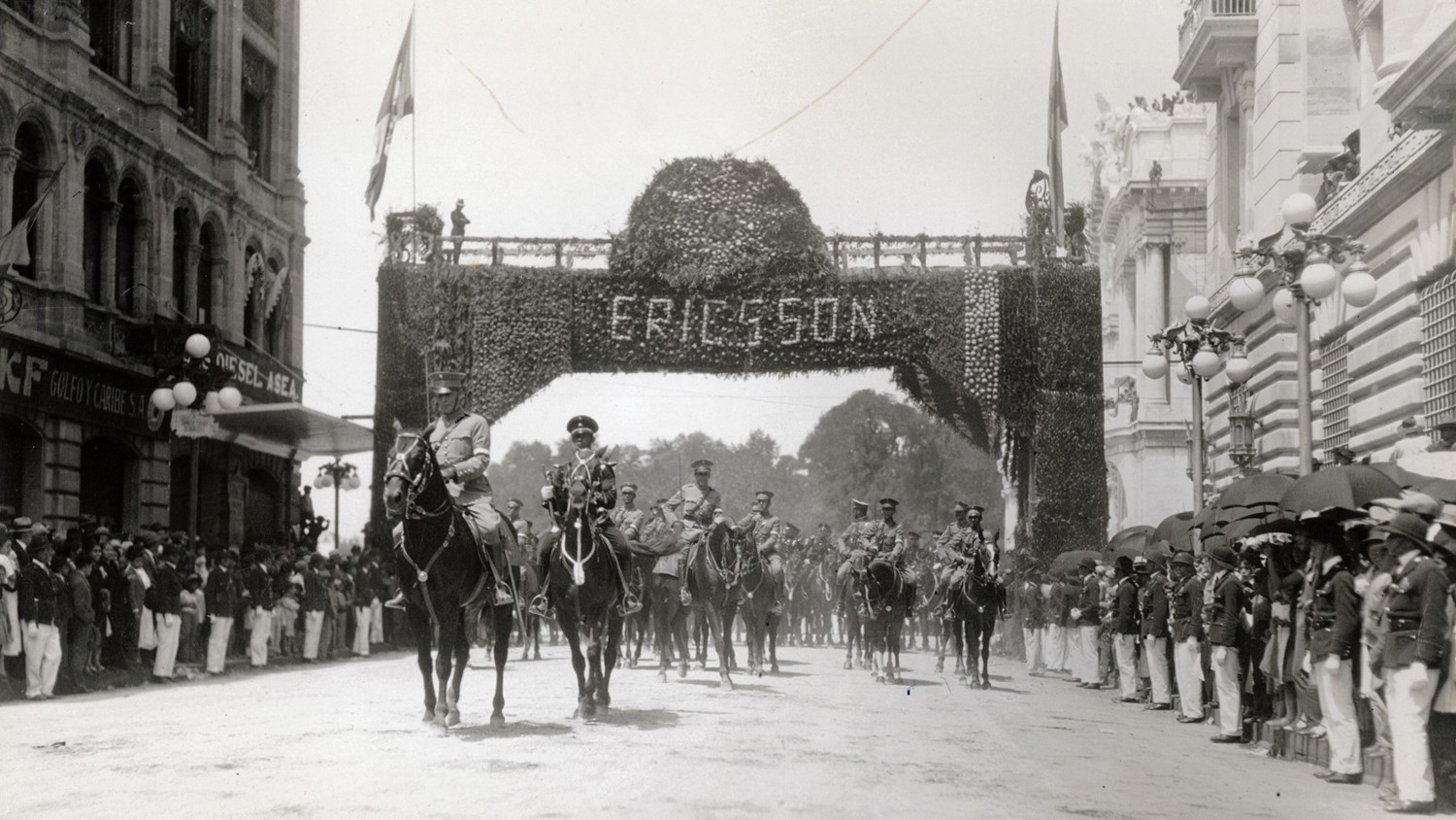 Mexico, 1929, military parade on street