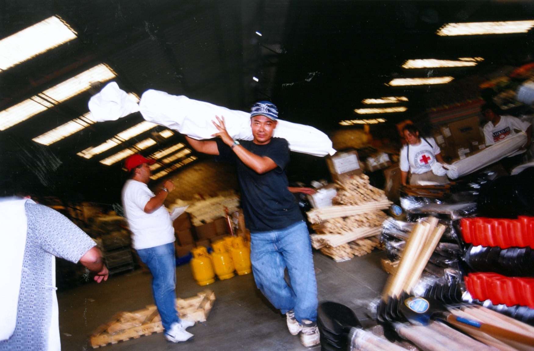EL SALVADOR, 2001, EARTHQUAKE RESCUE WORK